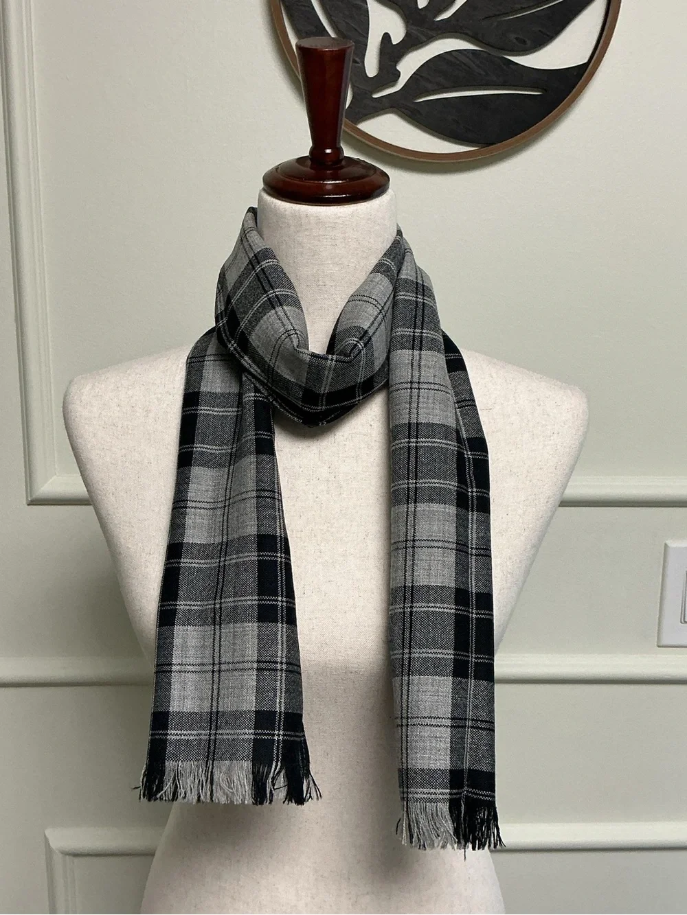 Ingles Buchan Pure Wool Men’s Scarf🧣Black Gray Plaid Classic Winter 54x10”